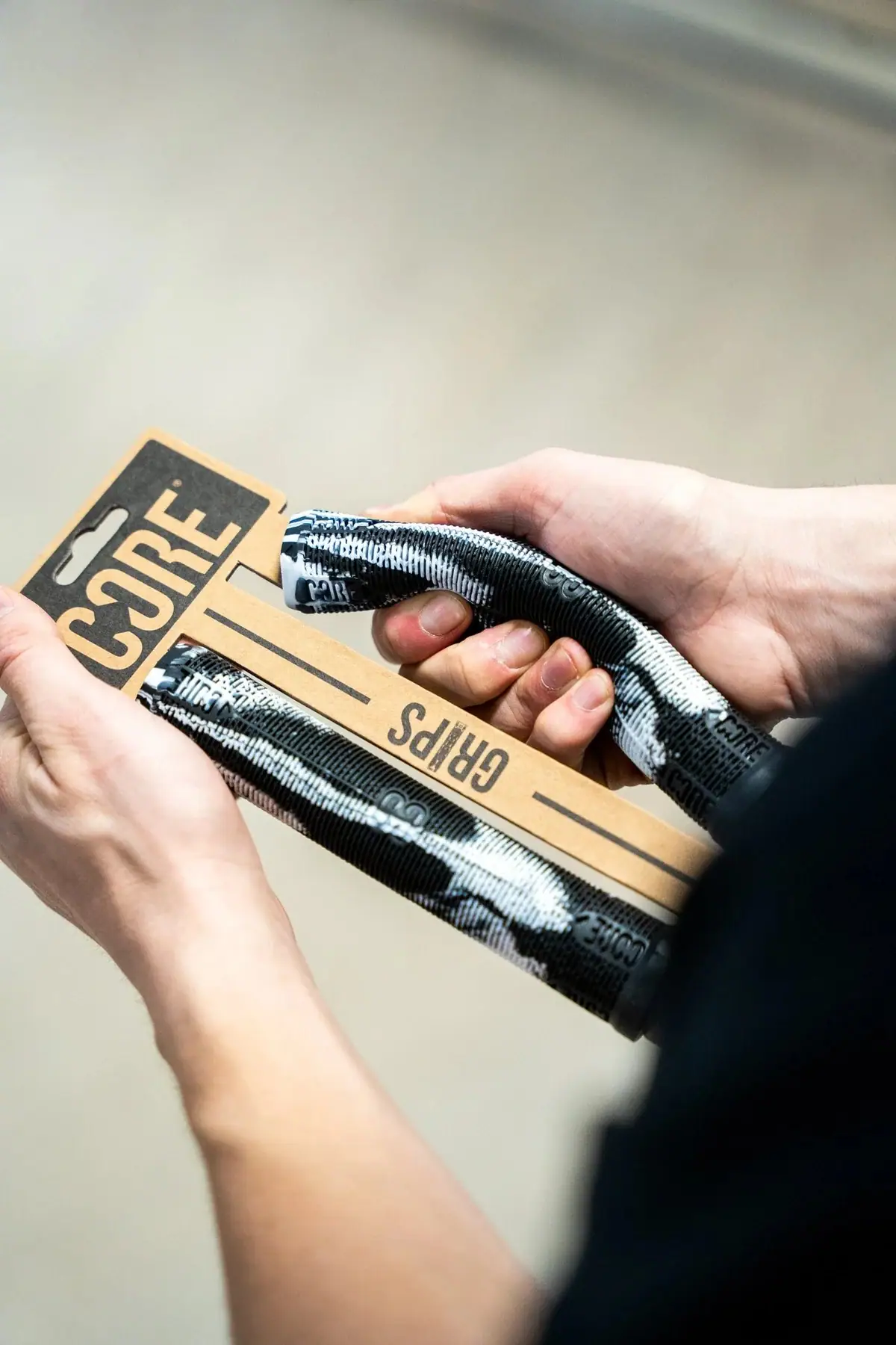 Core Scooter Grips slate - Image 4