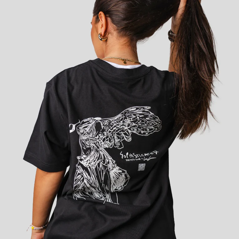 Sophisticated Artists Club T-Shirt V for Victory - V for Vino - Image 2