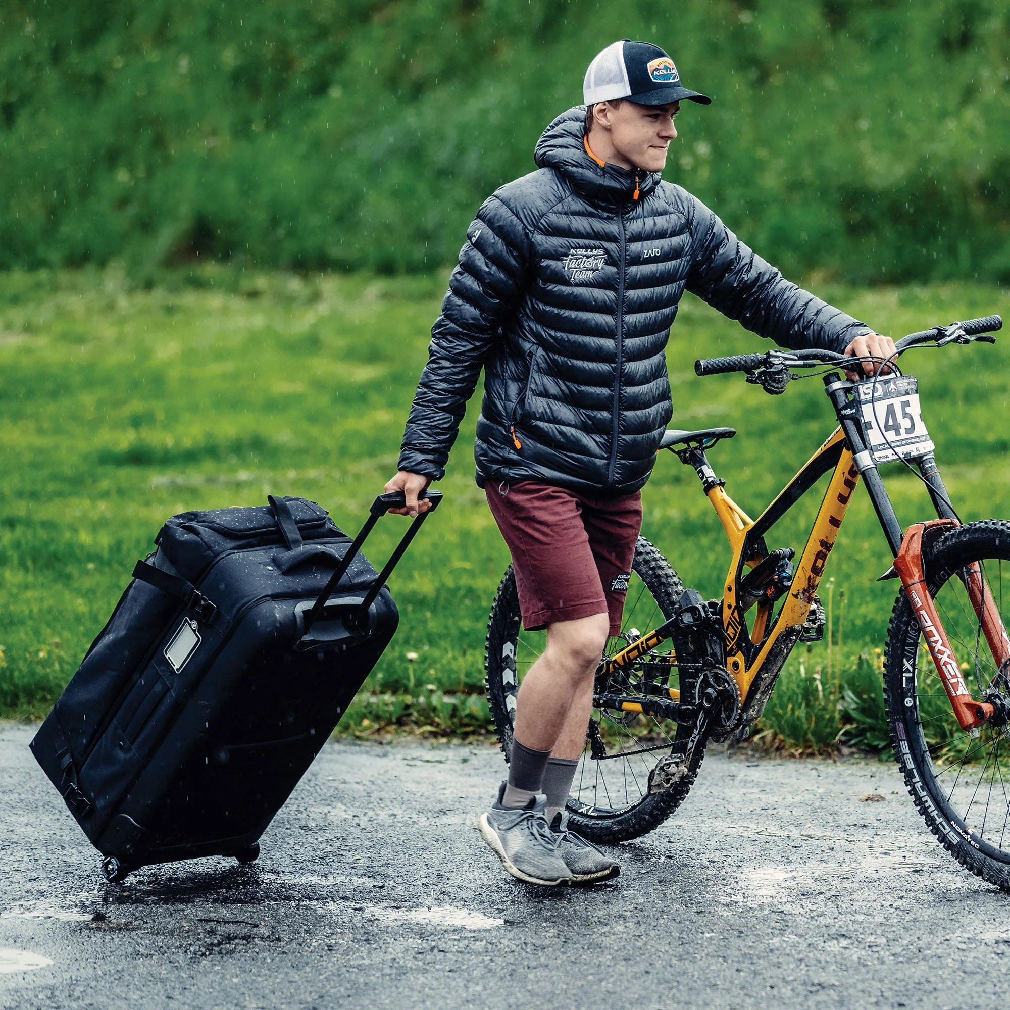 AMPLIFI Team Torino Travelbag - Image 9